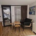 Bujtina Gjyshi Ilo ゲストハウス