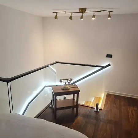 Bujtina Gjyshi Ilo 4* Tushemisht