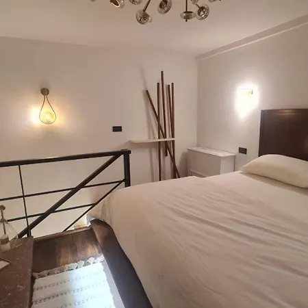 Bujtina Gjyshi Ilo 4*