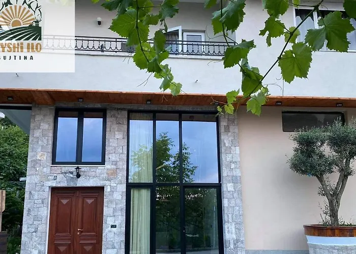 Bujtina Gjyshi Ilo Гостевой дом 4*