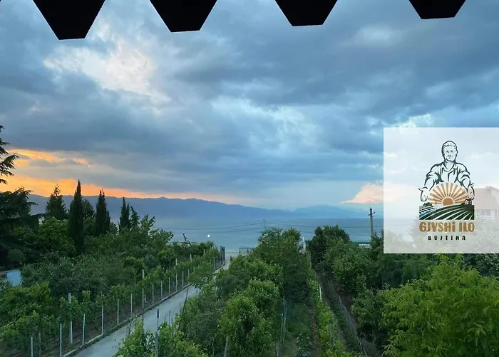 Bujtina Gjyshi Ilo Гостевой дом