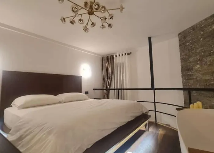 Bujtina Gjyshi Ilo Гостевой дом 4*