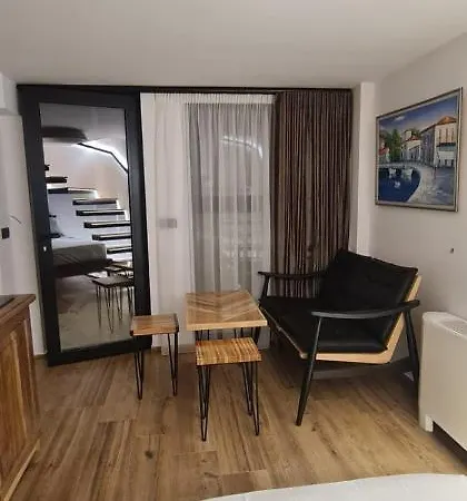 Bujtina Gjyshi Ilo Guest house