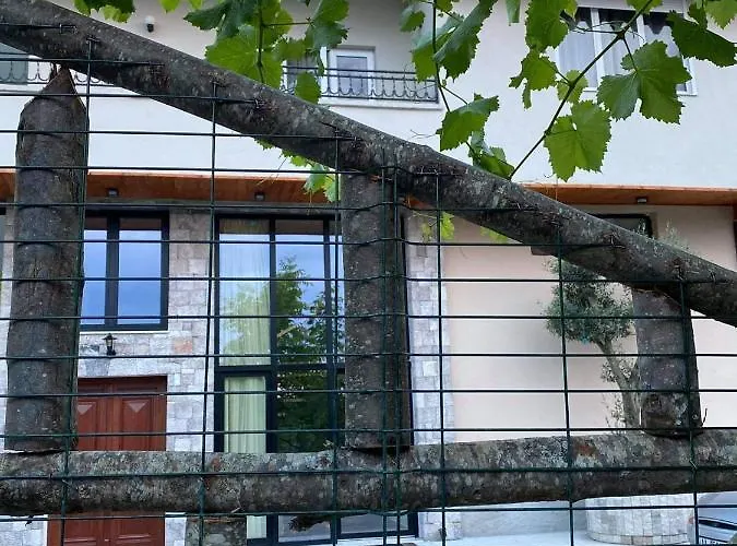 Konukevi Bujtina Gjyshi Ilo