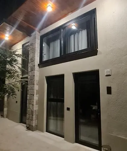 בית הארחה Bujtina Gjyshi Ilo Tushemisht