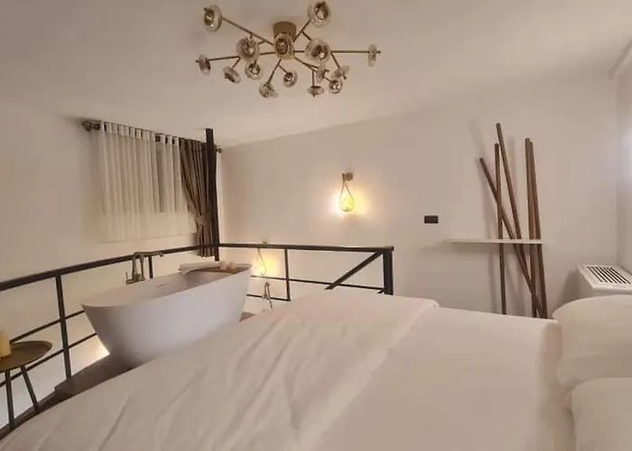 Konukevi Bujtina Gjyshi Ilo 4*